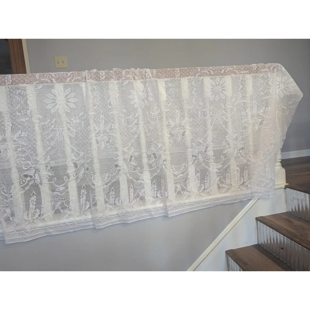 Vtg‎ Elegant White Lace Christmas Tablecloth 92x61 Candle Motif Wreath Bells